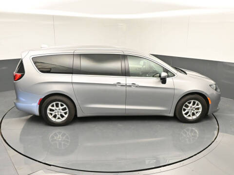 2017 Chrysler Pacifica LX