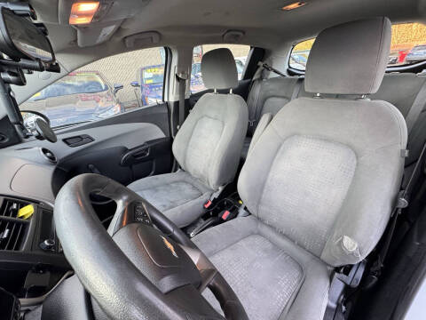 2016 Chevrolet Sonic LS Auto