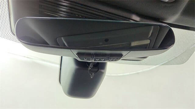 2024 Land Rover Discovery P300 Dynamic SE