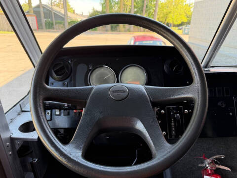 2005 Freightliner MT45 Chassis