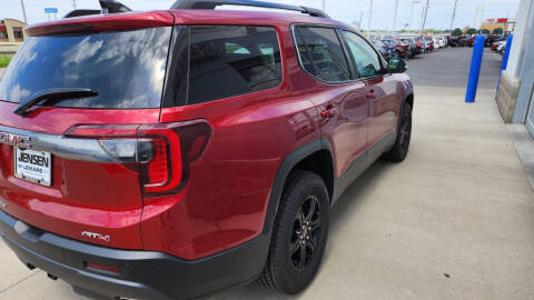 2022 GMC Acadia AT4