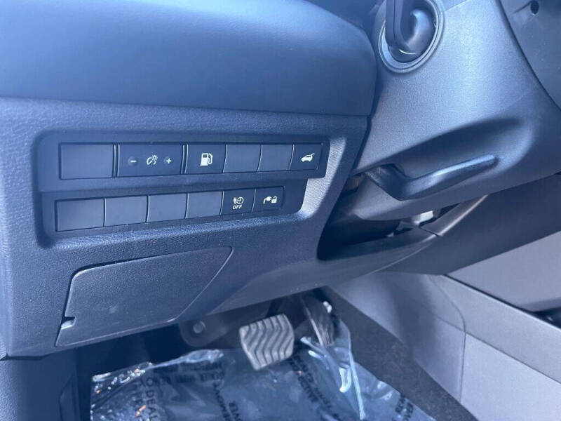 2025 Mitsubishi Outlander PHEV SE