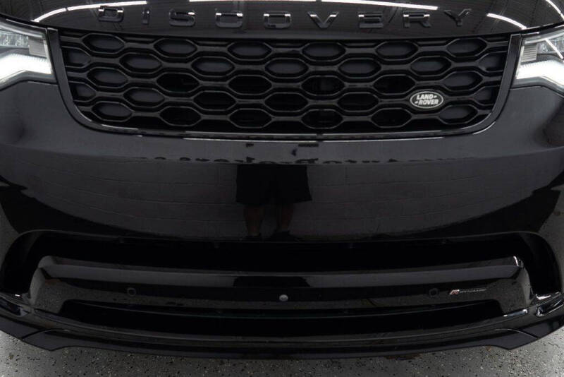 2023 Land Rover Discovery P300 S R-Dynamic