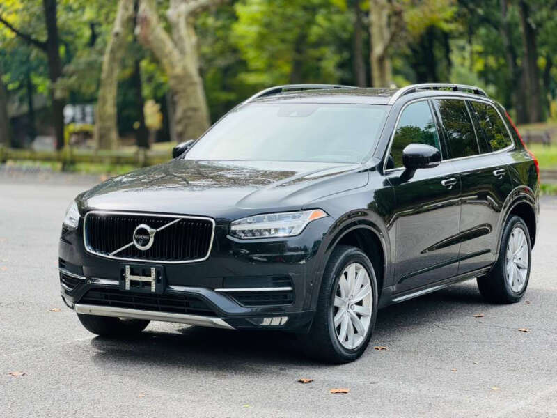 2018 Volvo XC90 Momentum