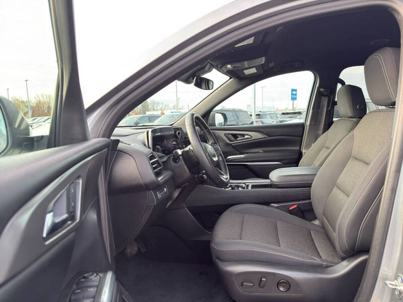 2024 Chevrolet Traverse LT