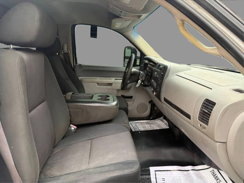 2011 Chevrolet Silverado 3500HD CC