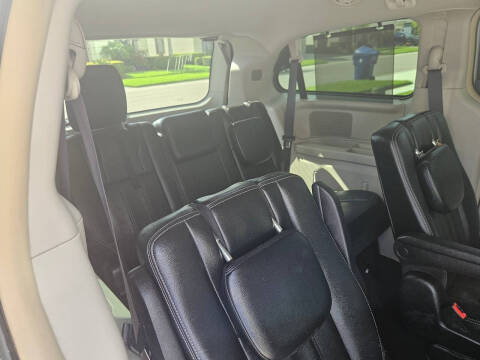 2016 Chrysler Town and Country Touring