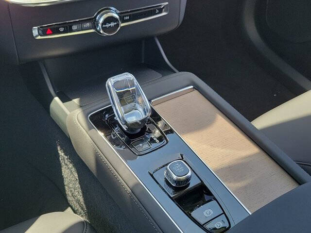 2026 Volvo XC90 B5 Core