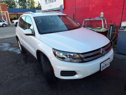 2017 Volkswagen Tiguan 2.0T Wolfsburg Edition