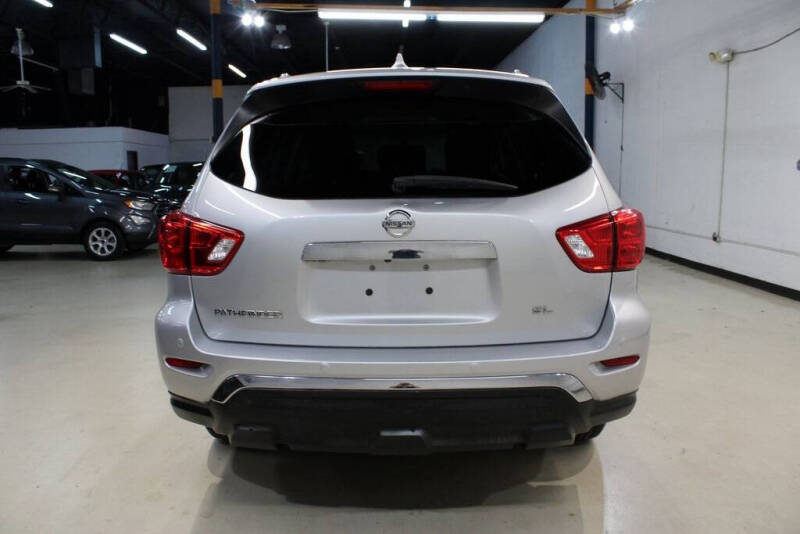 2020 Nissan Pathfinder SL