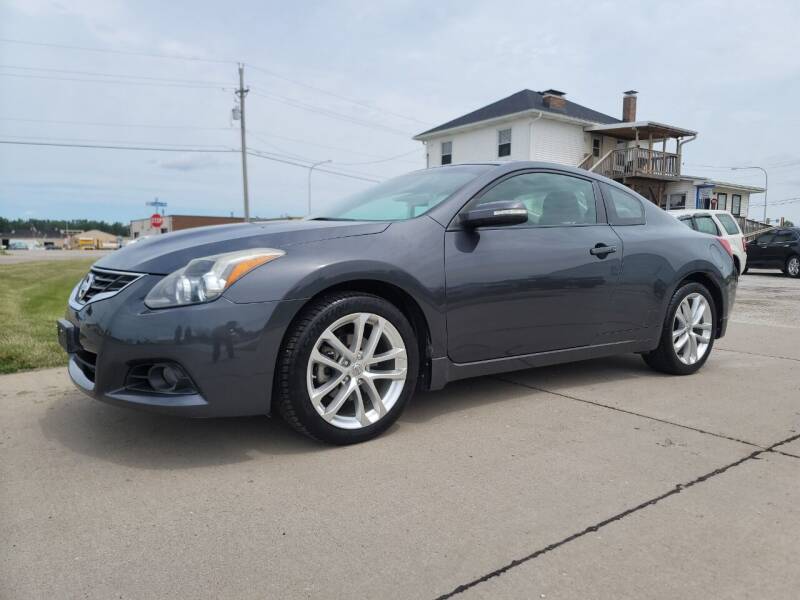 2011 Nissan Altima for sale at QUAD CITIES AUTO SALES in Milan IL