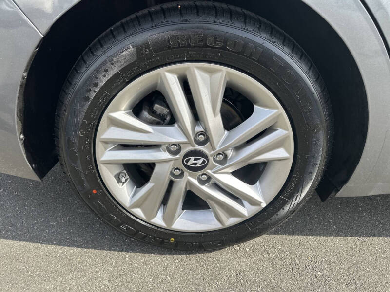 2019 Hyundai Elantra