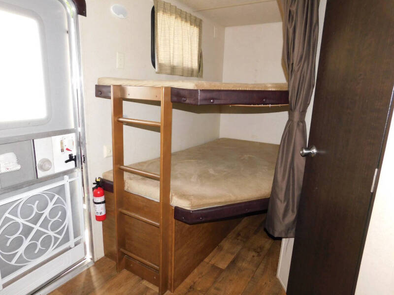 2017 Forest River Wildwood 27 DBK