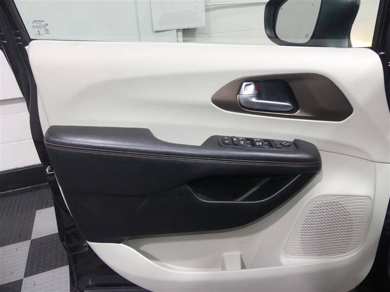 2018 Chrysler Pacifica LX