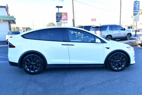 2023 Tesla Model X Standard Range