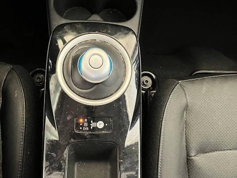 2016 Nissan LEAF
