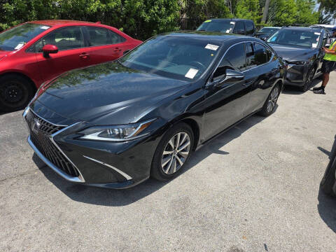 2022 Lexus ES 300h