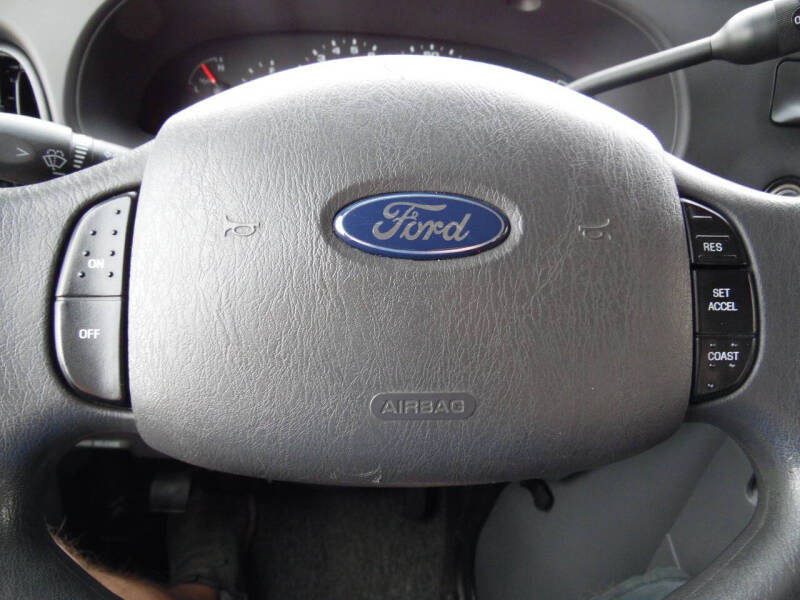 2004 Ford E-Series E-250