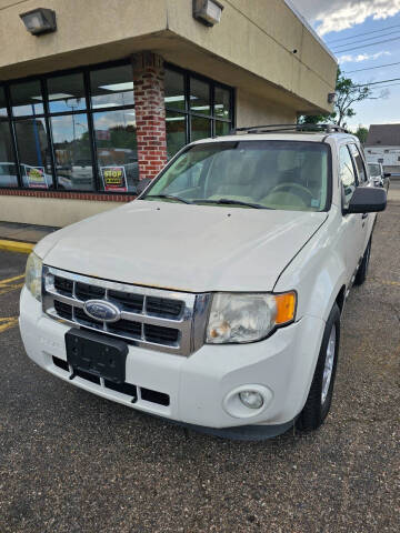 2009 Ford Escape for sale at GREAT DEAL AUTO SALES in Center Line MI