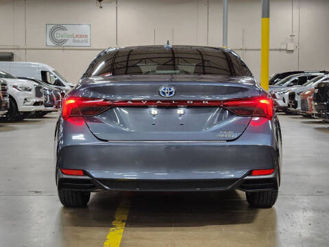 2021 Toyota Avalon Hybrid XLE