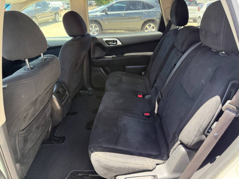 2016 Nissan Pathfinder SL