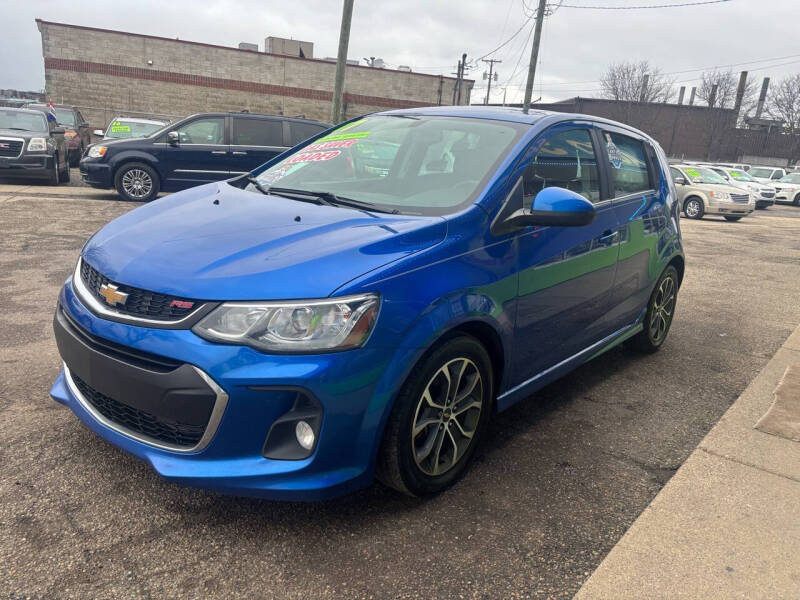 2017 Chevrolet Sonic LT photo 4