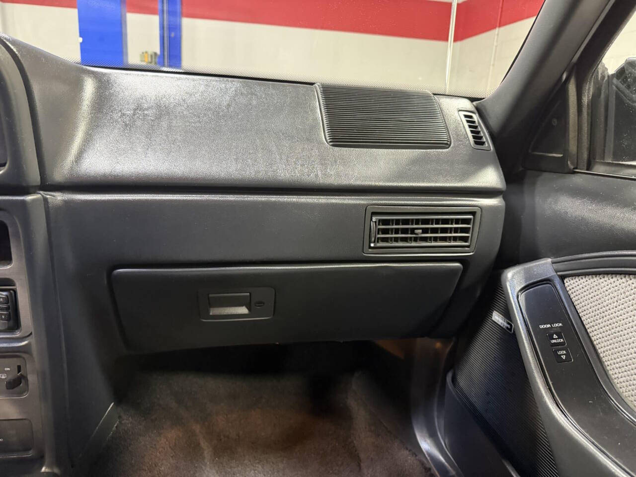 1988 Ford Thunderbird 28