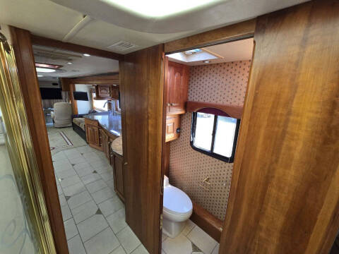 2004 Country Coach Magna