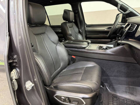 2023 Jeep Wagoneer Carbide