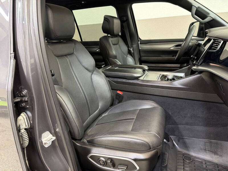 2023 Jeep Wagoneer Carbide