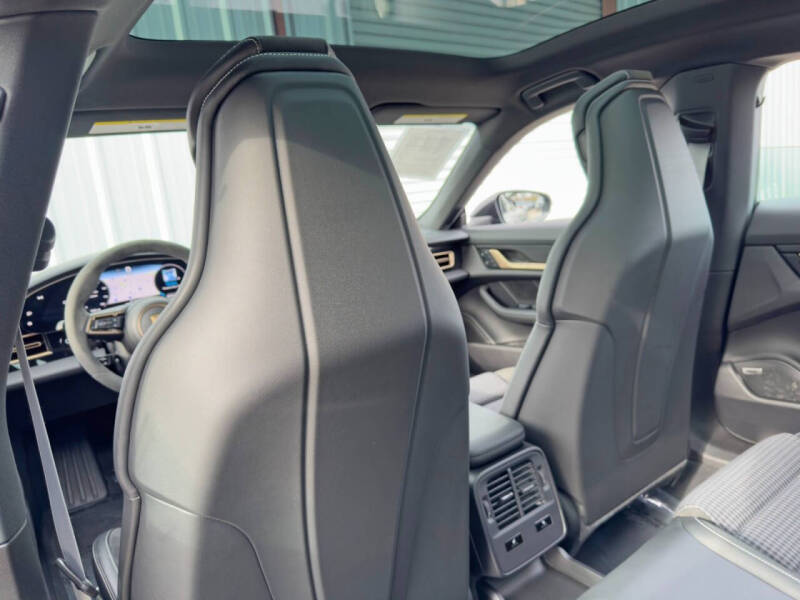 2025 Porsche Taycan 4S