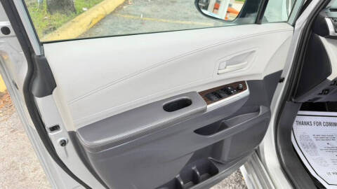 2022 Toyota Sienna LE 8-Passenger