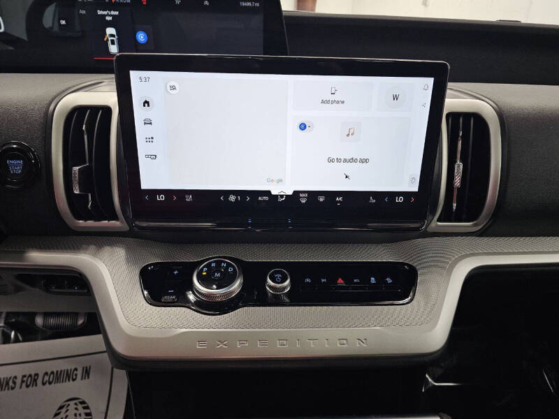 2025 Ford Expedition Active