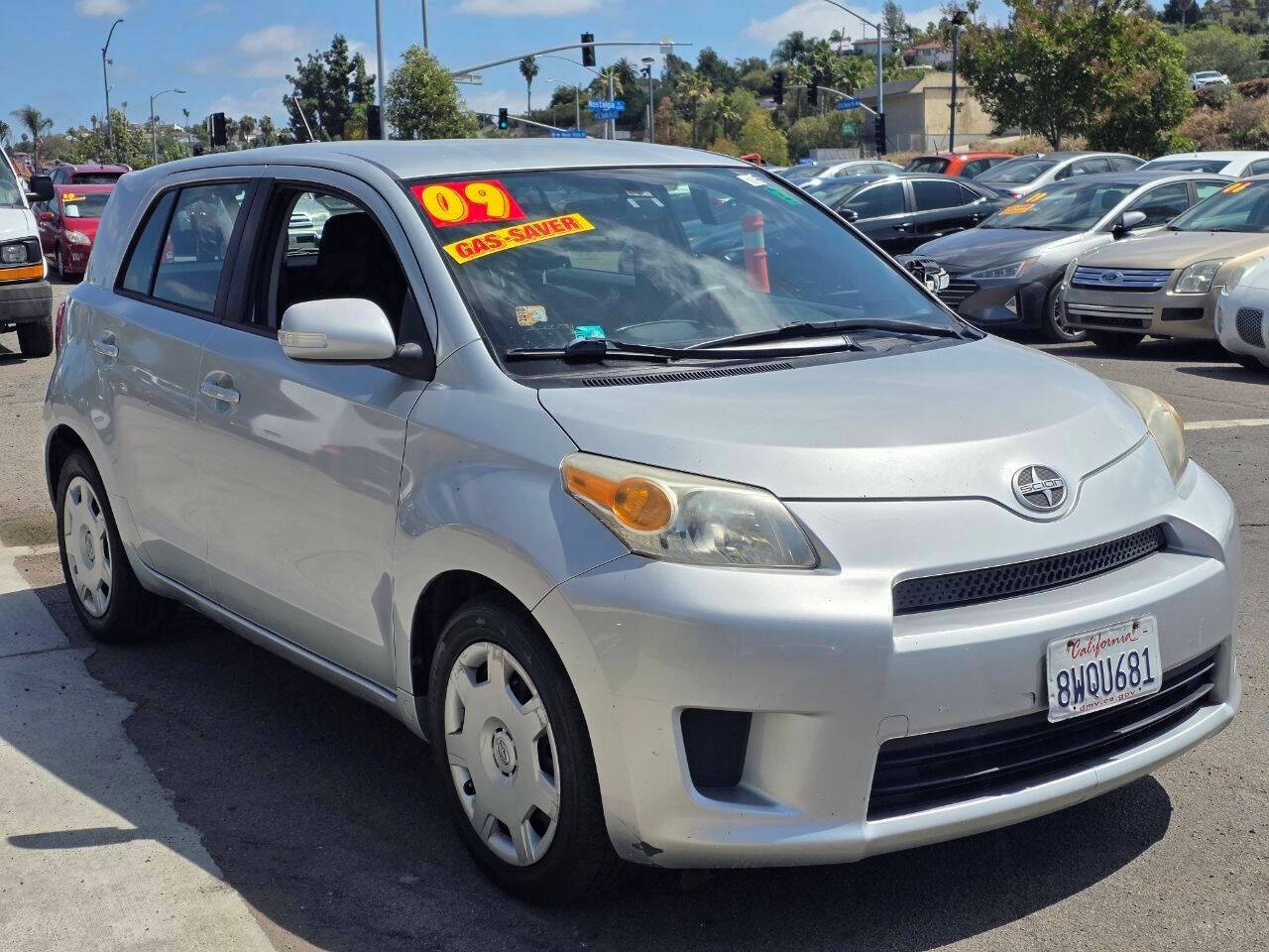 Silver 2009 Scion xD Base Base 4dr Hatchback 4A 1