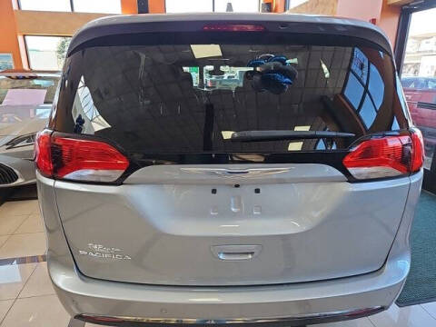 2017 Chrysler Pacifica Touring Plus