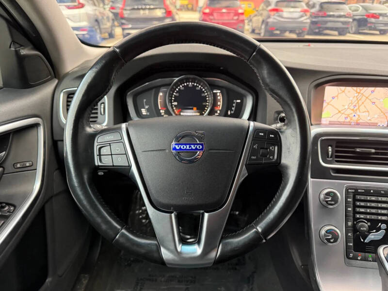 2018 Volvo V60 Cross Country T5 Premier