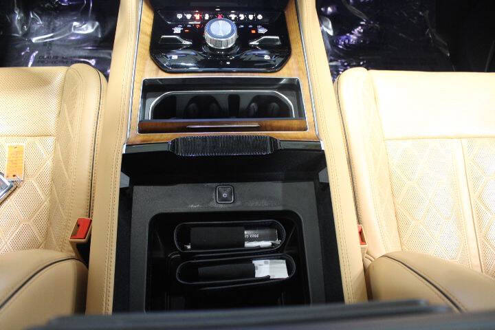 2022 Jeep Grand Wagoneer Series III