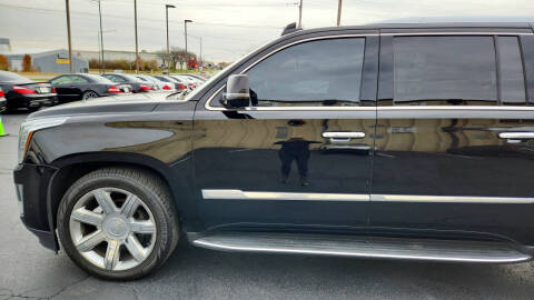 2018 Cadillac Escalade ESV Luxury