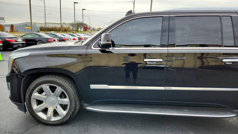 2018 Cadillac Escalade ESV Luxury