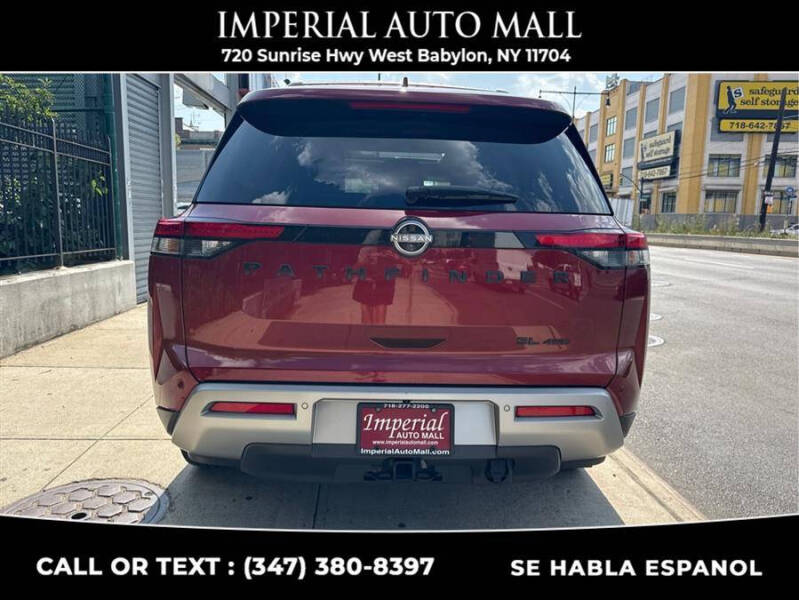 2022 Nissan Pathfinder SL