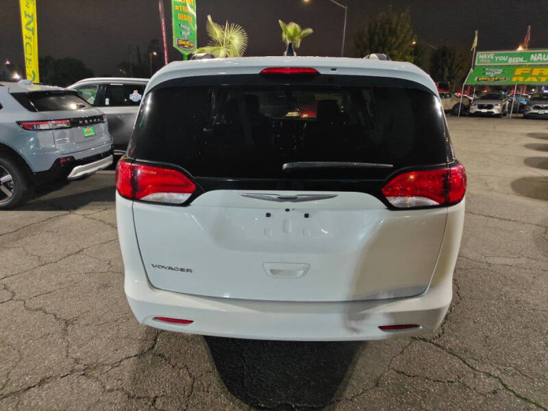 2021 Chrysler Voyager LXi