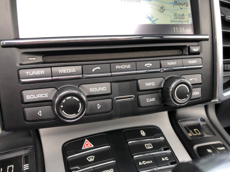 2013 Porsche Cayenne GTS