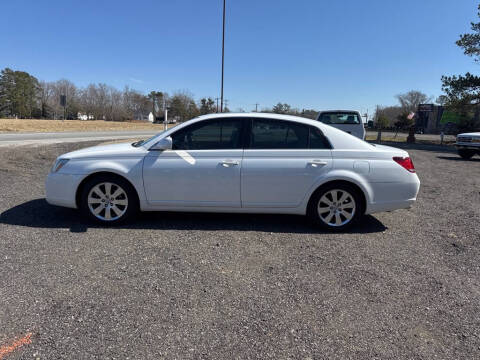 2006 Toyota Avalon for sale at MEEK MOTORS in Powhatan VA
