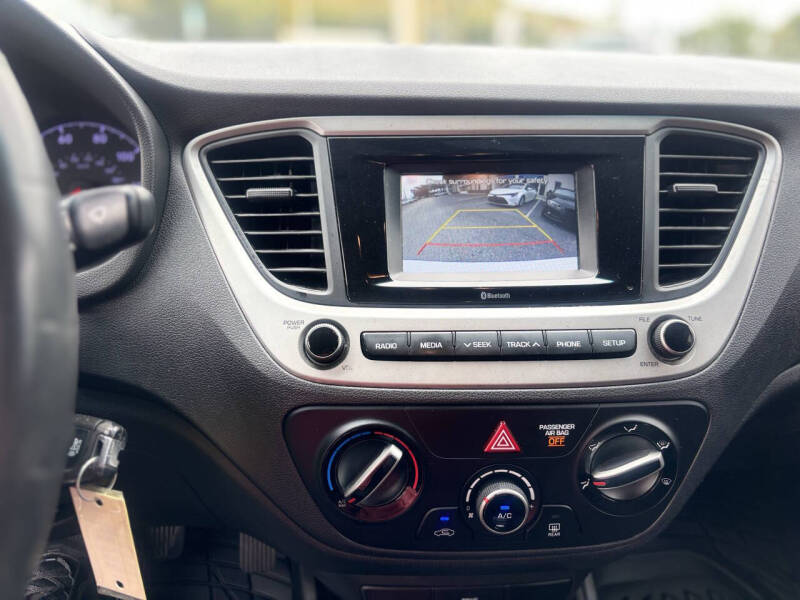 2020 Hyundai Accent SE