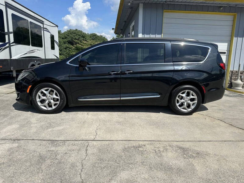 2017 Chrysler Pacifica Touring-L