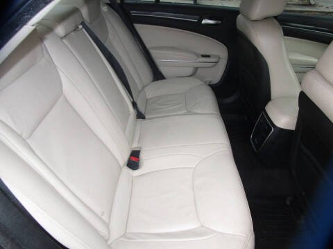 2017 Chrysler 300 Limited