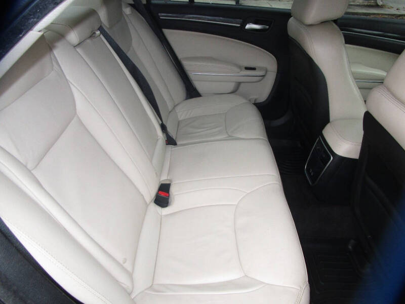 2017 Chrysler 300 Limited