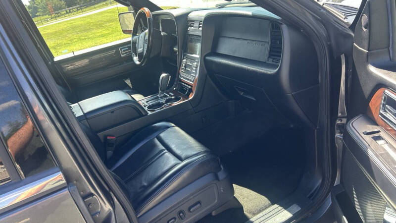 2017 Lincoln Navigator Select