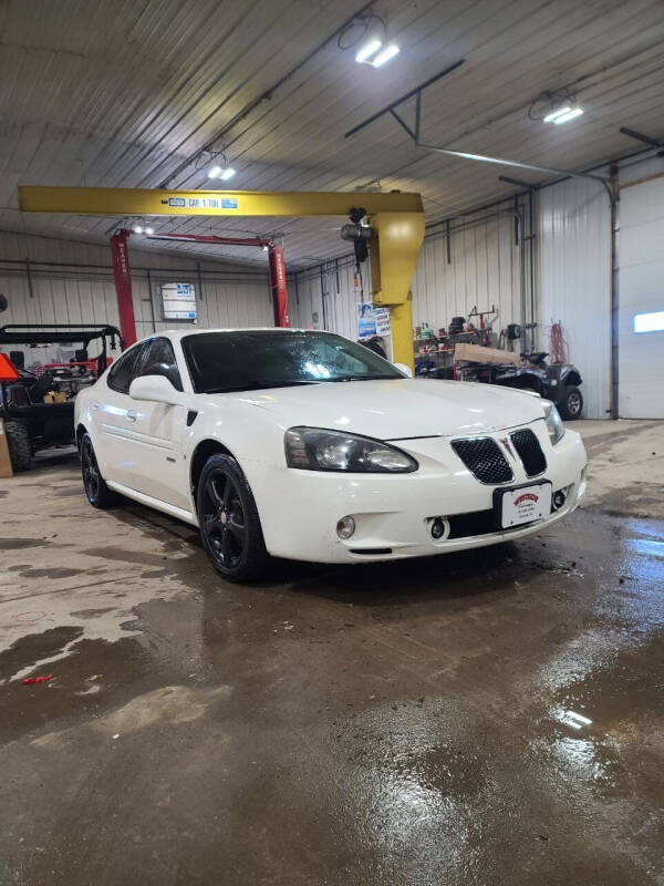 2007 Pontiac Grand Prix for sale at WESTSIDE GARAGE LLC in Keokuk IA