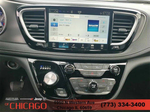 2025 Chrysler Pacifica Select